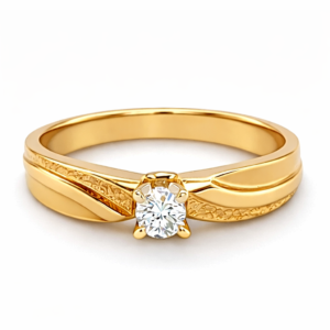 Round Cut Engagement Ring