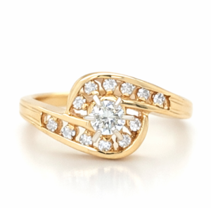 Round Cut Engagement Ring